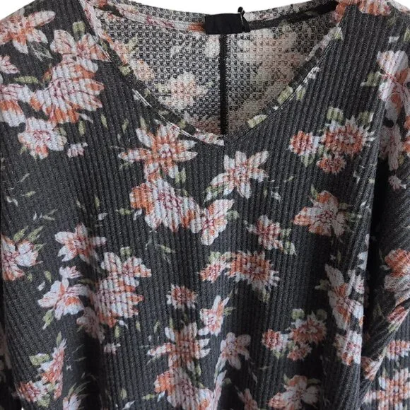 Urban Outfitters Out From Under Oversized Floral Thermal Shirt - Picture 4 of 4